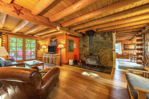Baja Norte With Xbox And Board Game — Hood River
