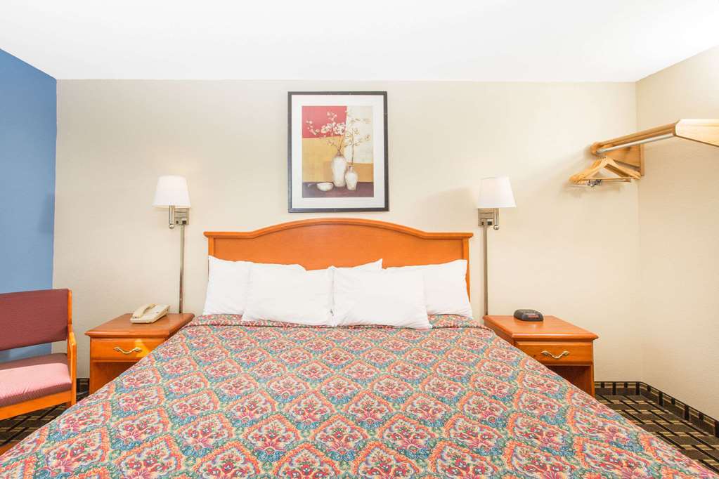 Days Inn by Wyndham Effingham - photo 5