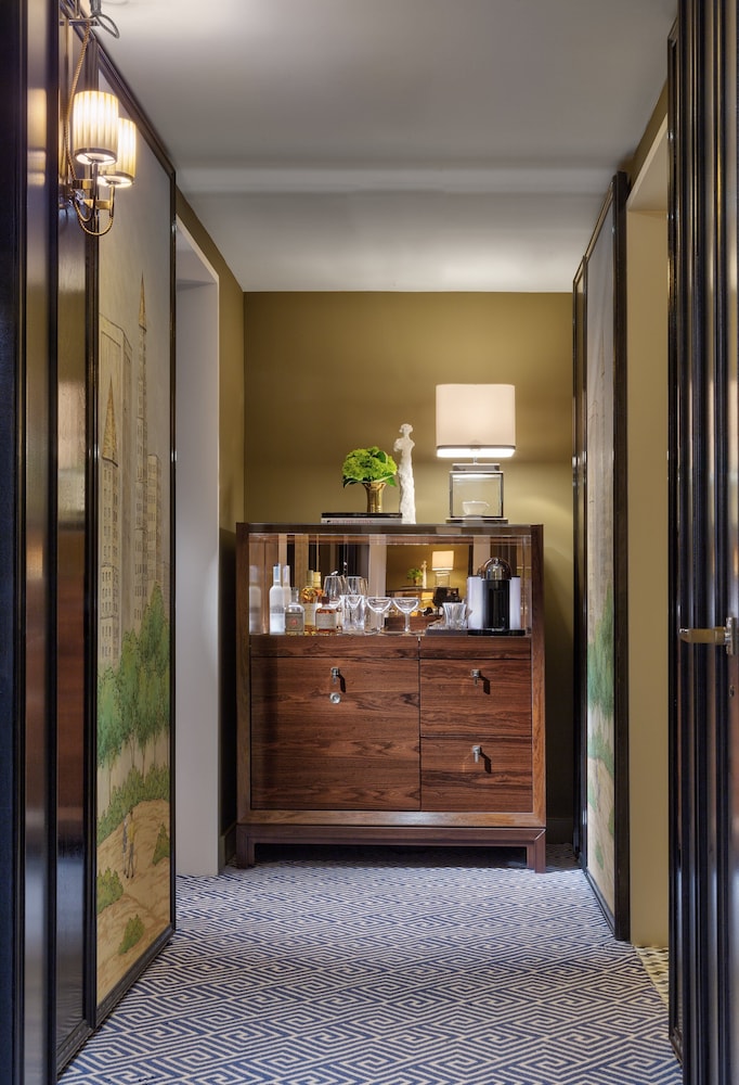 The Carlyle A Rosewood Hotel - photo 5