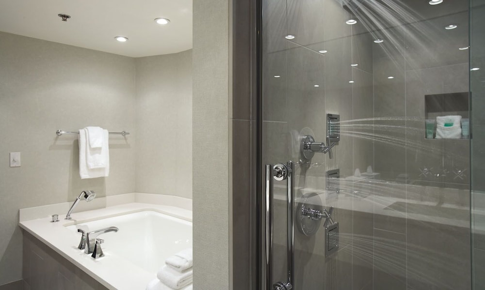 Inn On Woodlake - photo 21