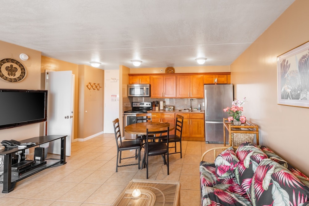 Waikiki Banyan Condo Located One Block From Waikiki Beach by Koko Resort Vacation Rentals - photo 84