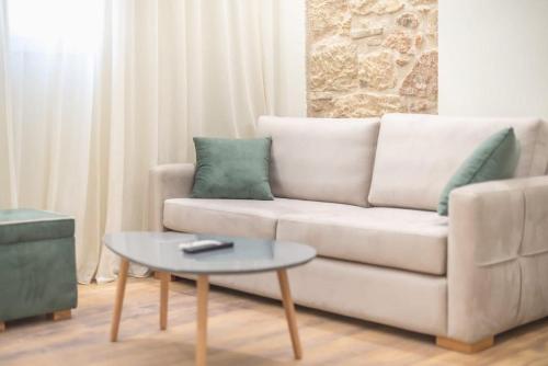Stone house in Athens — 4-Star Luxury Hotel in Athens, Greece
