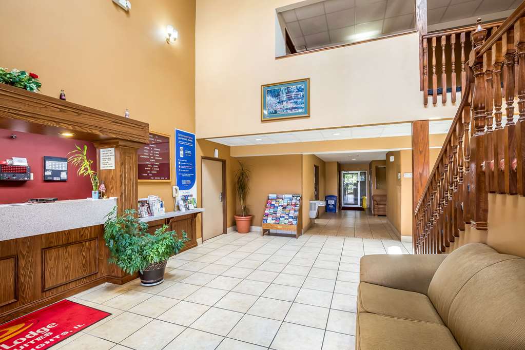 Econo Lodge Inn & Suites Fairview Heights St. Louis - photo 6
