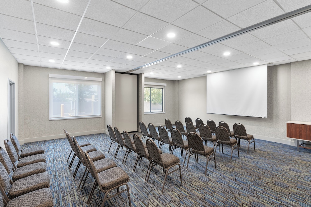 Holiday Inn Express Coralville by IHG - photo 48