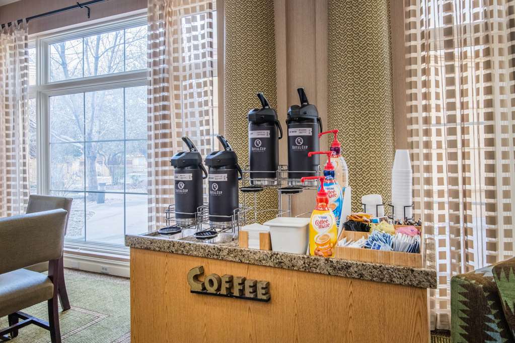 La Quinta Inn & Suites by Wyndham Colorado Springs South AP - photo 16
