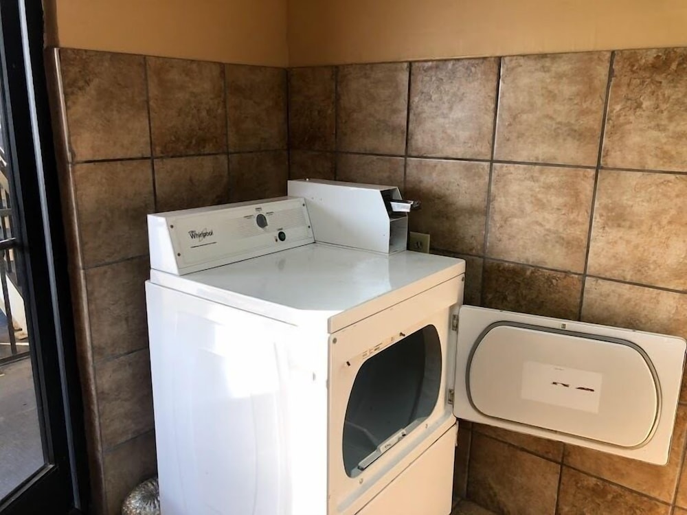 Legacy Inn Sumner - photo 34