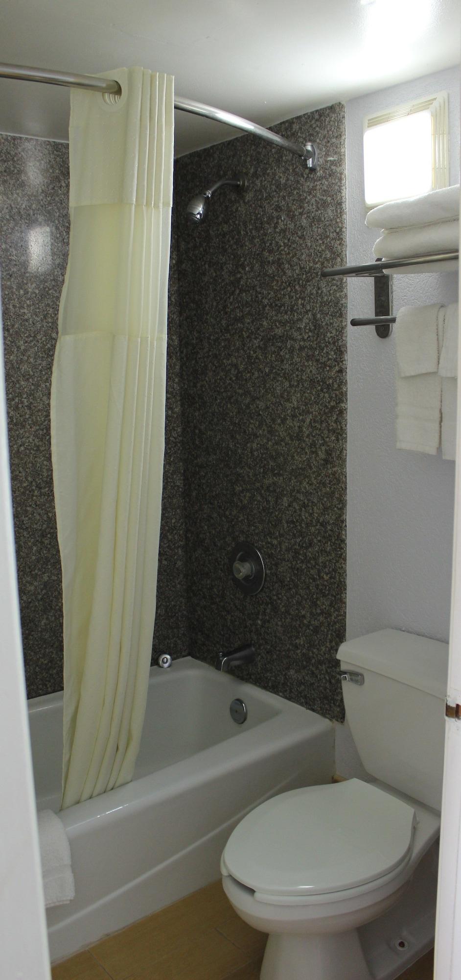 Fairway Inn - photo 17