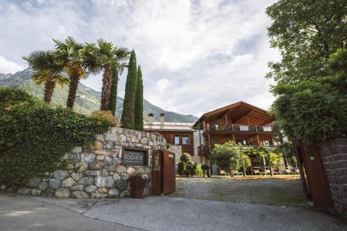 Apartment Egghof im Weingut — 4-Star Luxury Hotel in Merano, Italy