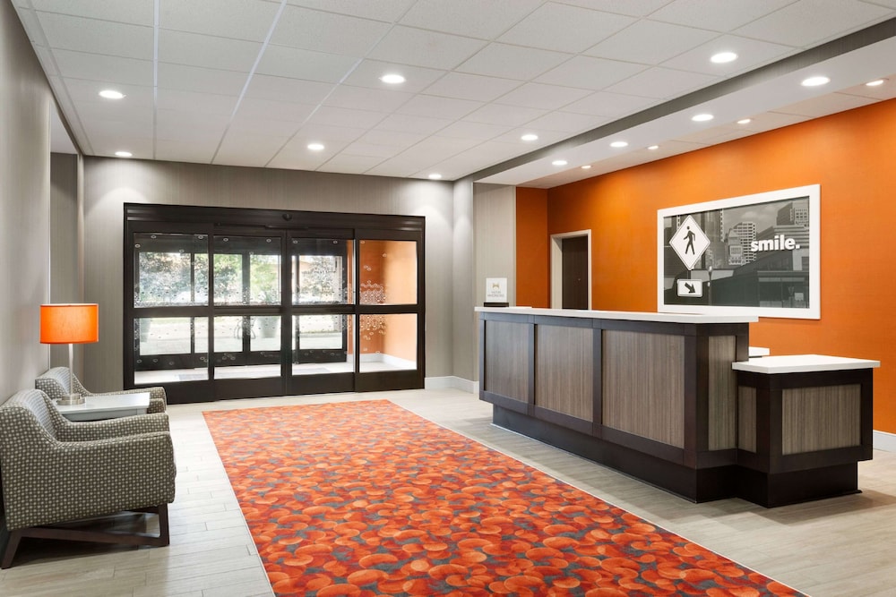 Hampton Inn North Olmsted Cleveland Airport - photo 2