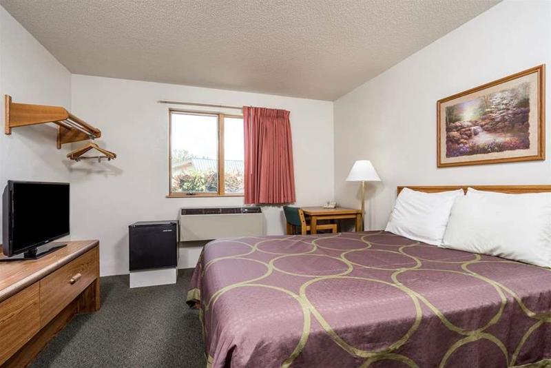 Coratel Inn and Suites by Jasper Stillwater - photo 15