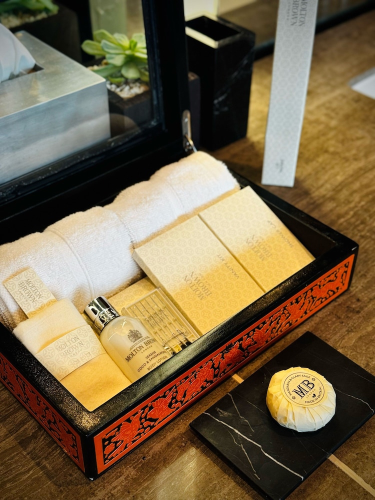 Bathroom amenities