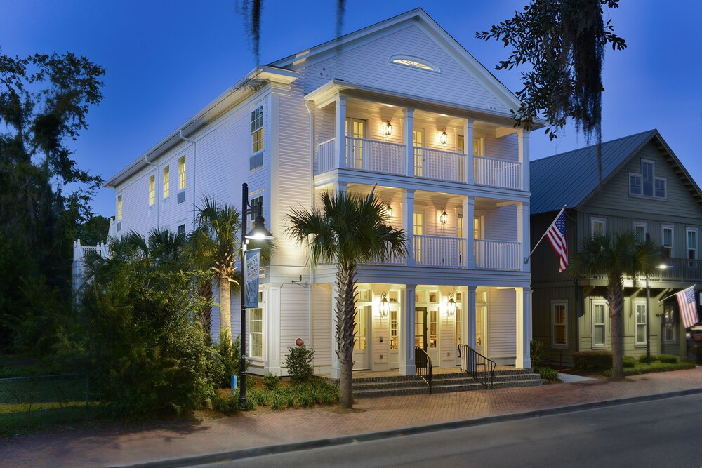 Old Town Bluffton Inn - photo 32
