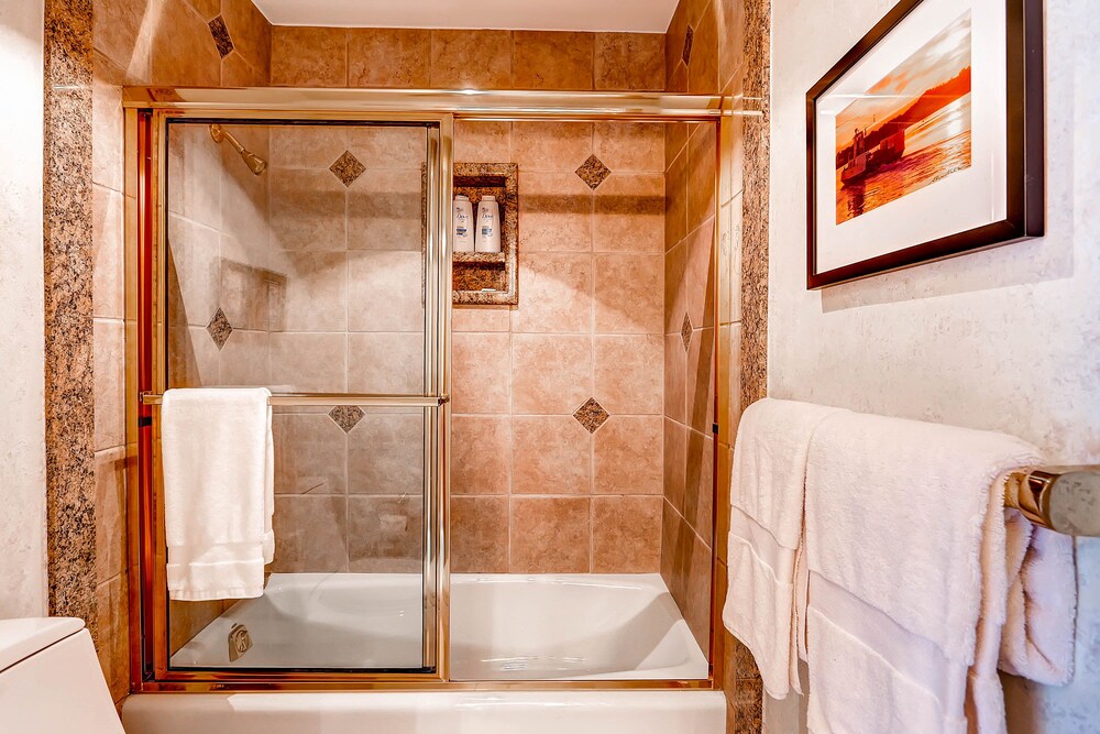 Highlands Slopeside by East West Hospitality - photo 328
