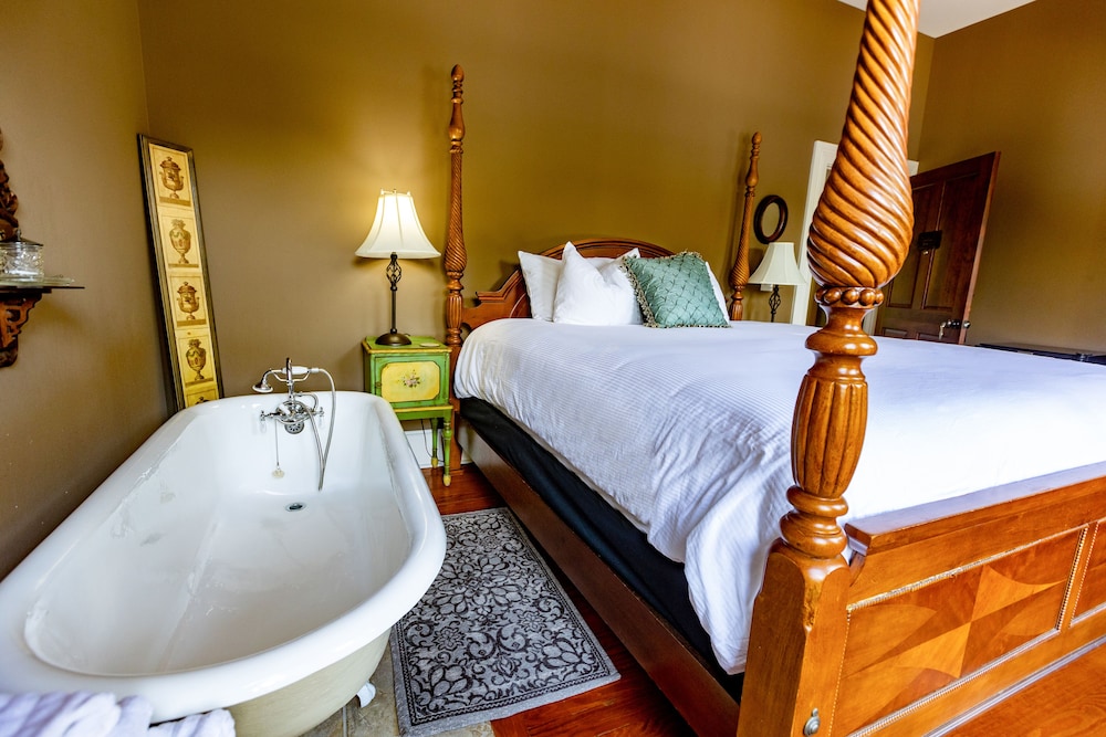 Camellia Rose Inn - photo 8