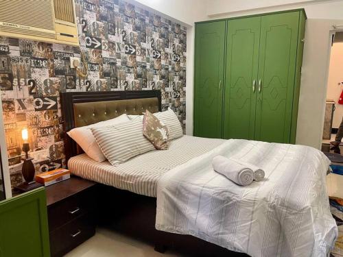 Shubhlaxmi Studio Apartment with sit out Linking rd