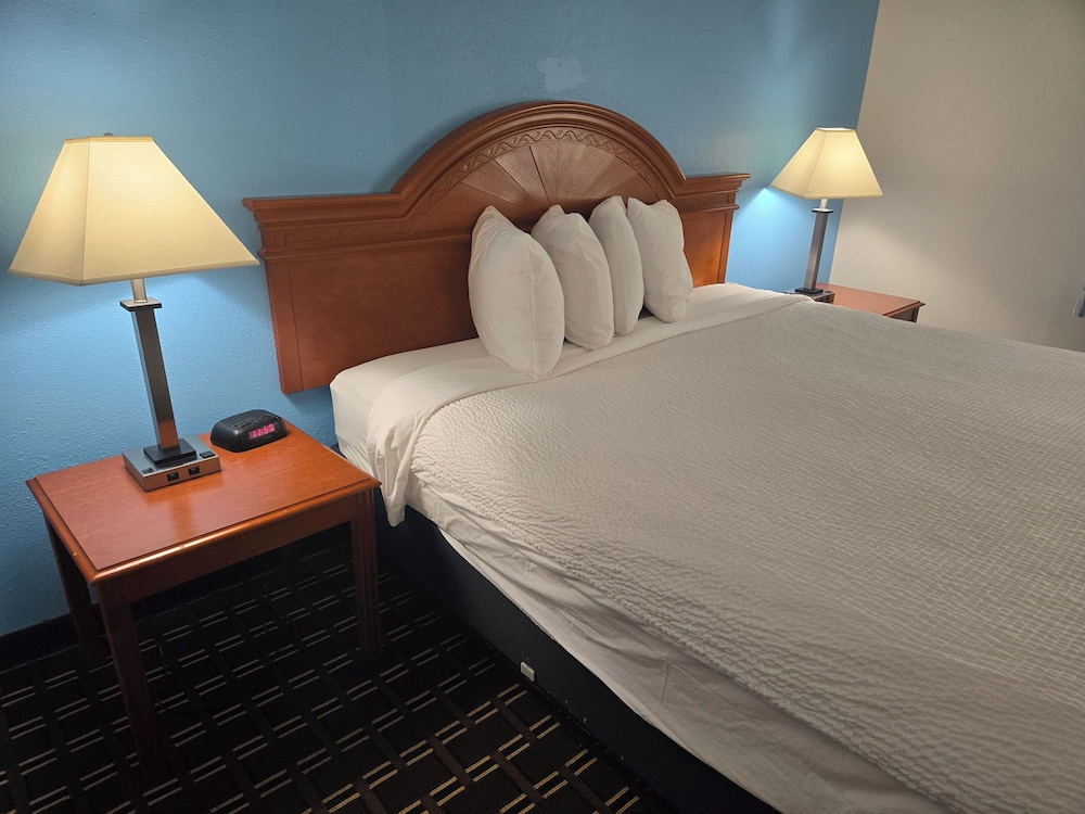 Days Inn by Wyndham Portage Cascade Mountain area - photo 28