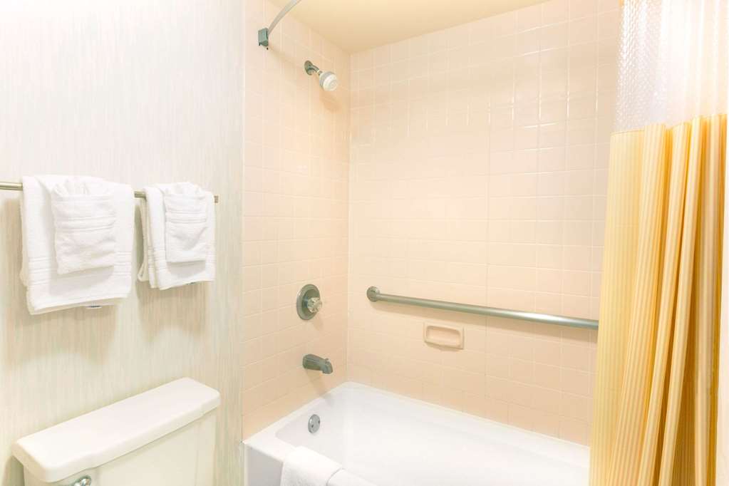 Days Inn by Wyndham Richmond - photo 13