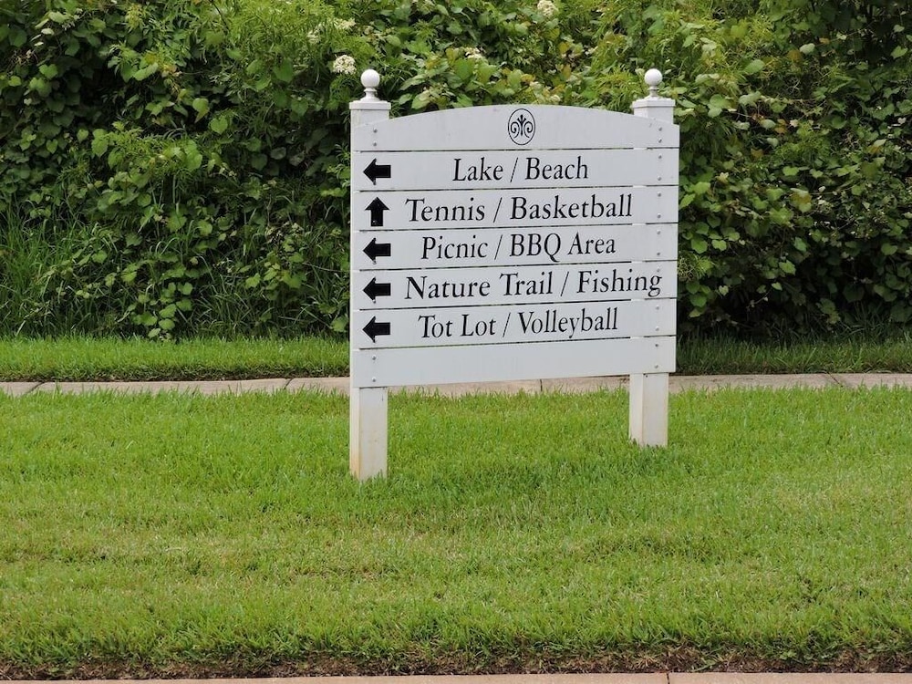 86324 4 Bedroom Disney Area Pool Home — 4-Star Luxury Hotel in Kissimmee, United States