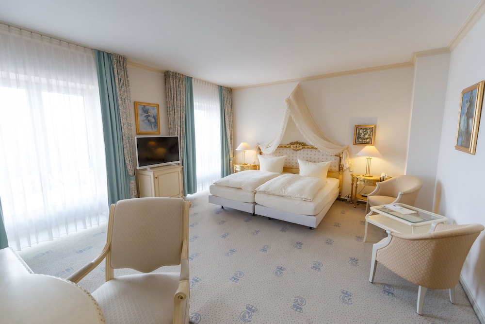 Hotel Erbprinz — 4-Star Luxury Hotel in Ludwigslust, Germany