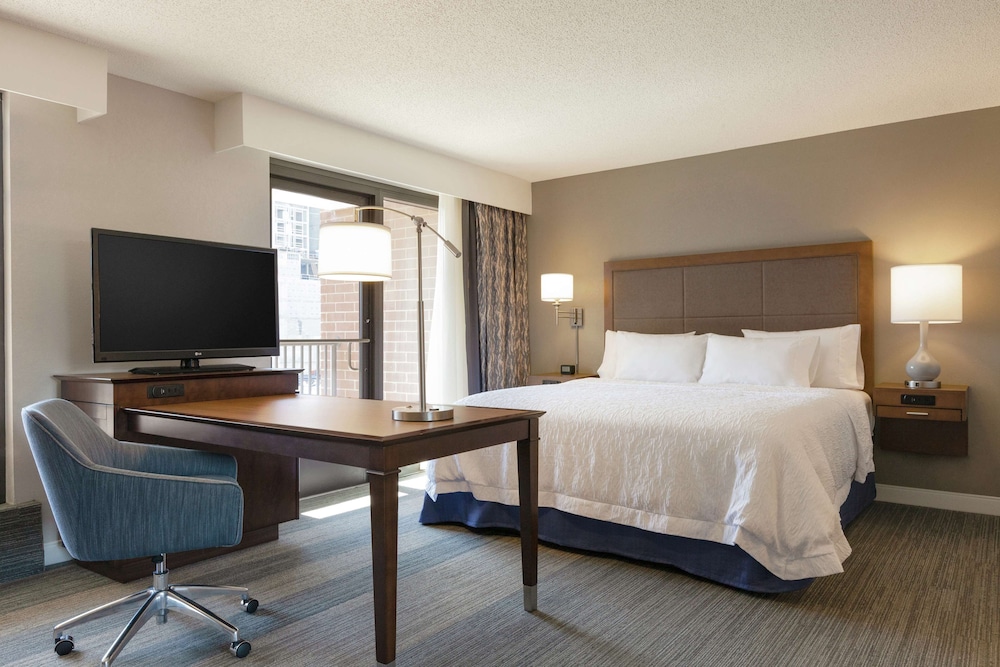 Hampton Inn & Suites Nashville Downtown - photo 9