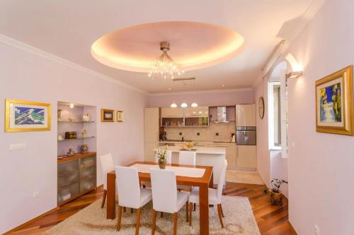 Apartment Djivo