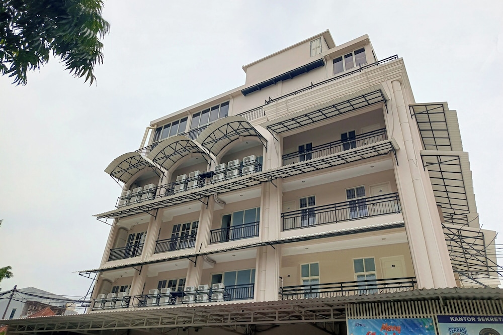 Kyrie Hotel - last minute hotel in Surabaya