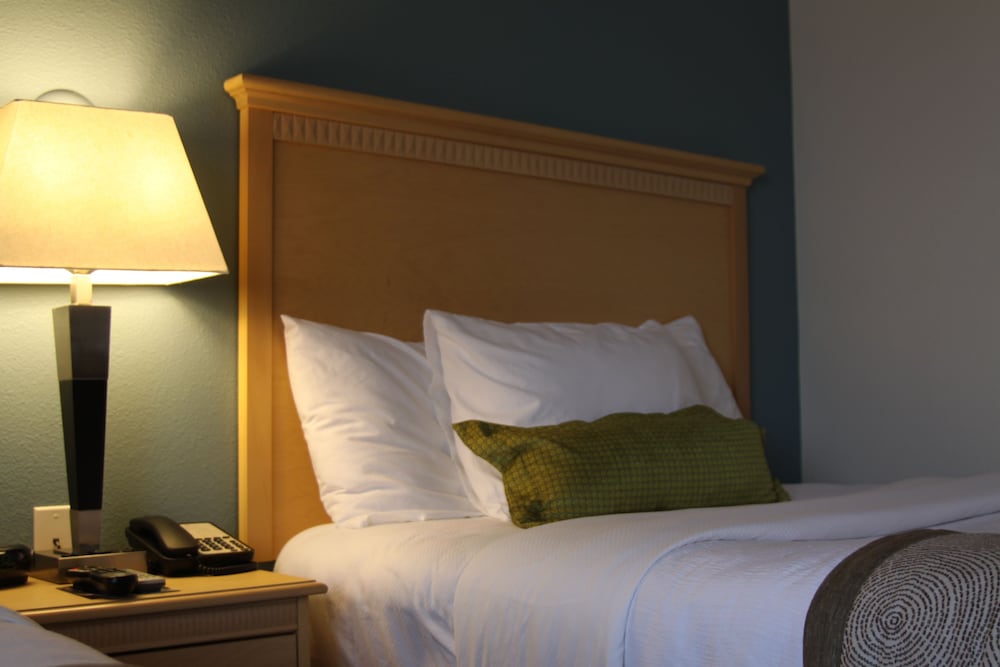 Candlewood Suites Fargo N. Dakota State University by IHG - photo 19