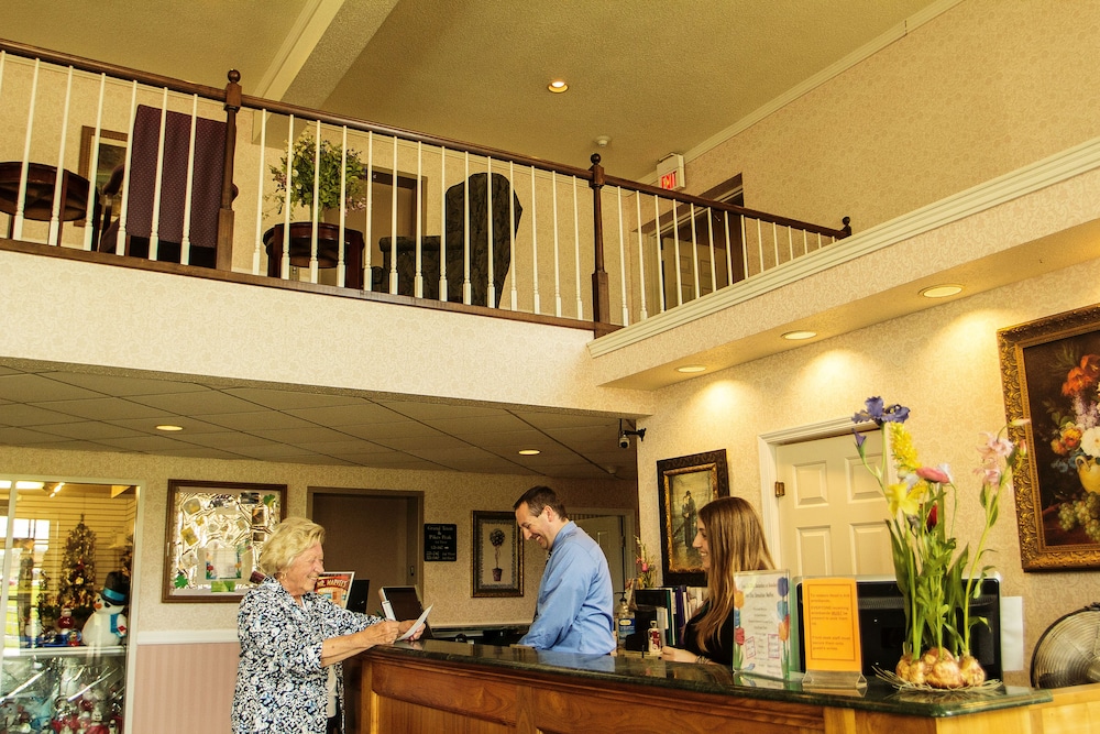 Wintergreen Hotel & Conference Center - photo 33