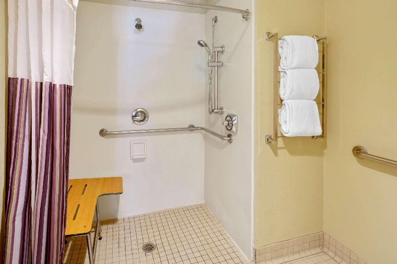 La Quinta Inn & Suites Miami Cutler Ridge - photo 19