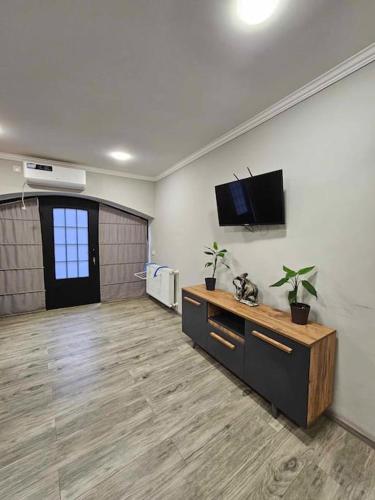 MaRKoS Sololaki Flat