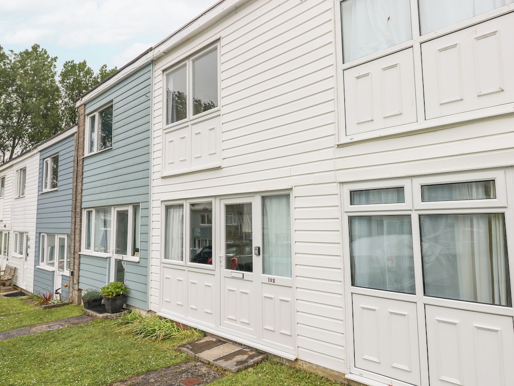 The Chalet — 4-Star Luxury Hotel in Pembroke, United Kingdom