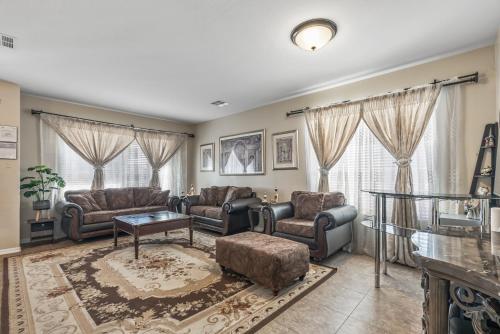 Entire Home in Surprise Downtown Arizona — 4-Star Luxury Hotel in Surprise, United States
