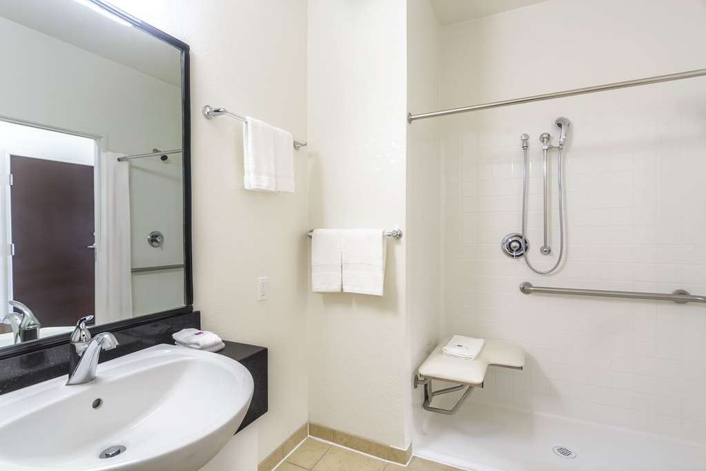 Motel 6 Laredo TX Airport - photo 13