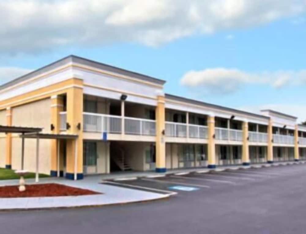 Travelodge Fredericksburg South - photo 20
