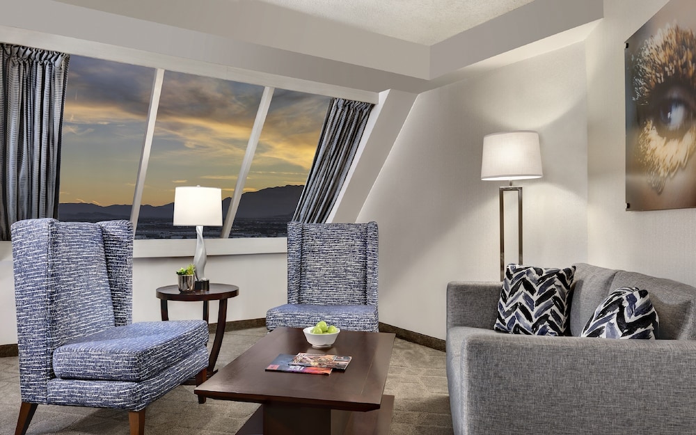Luxor Hotel and Casino - photo 16