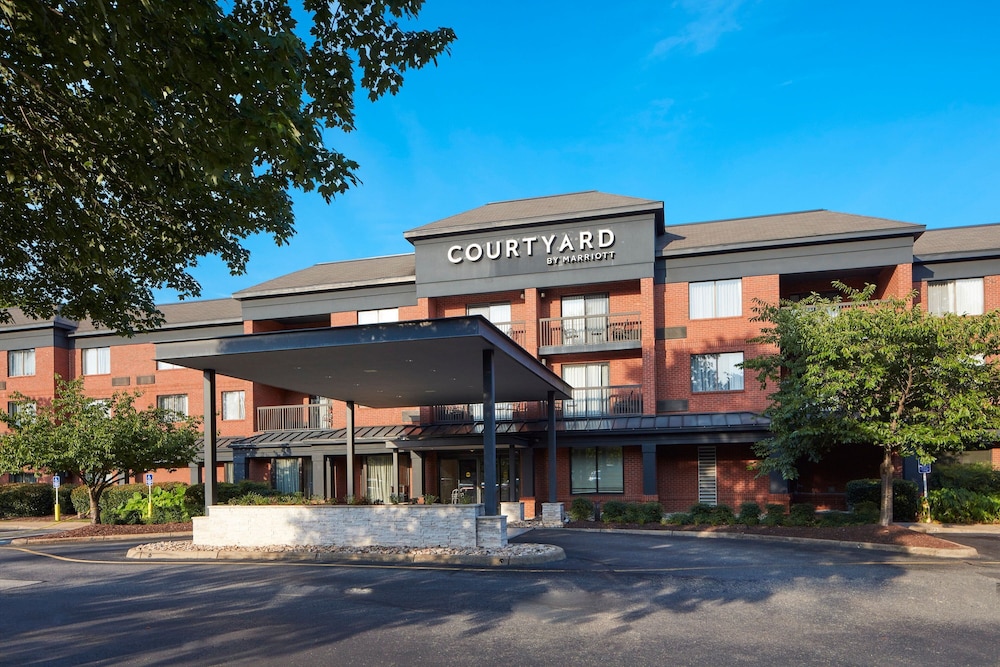 Courtyard by Marriott Newport News Yorktown — hotel in Yorktown
