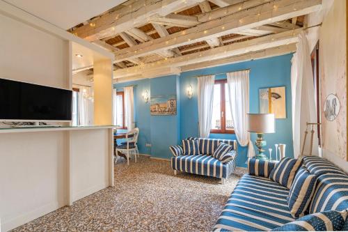 Friari Suite Luxury apt. close to Rialto Bridge — 4-Star Luxury Hotel in Venice, Italy