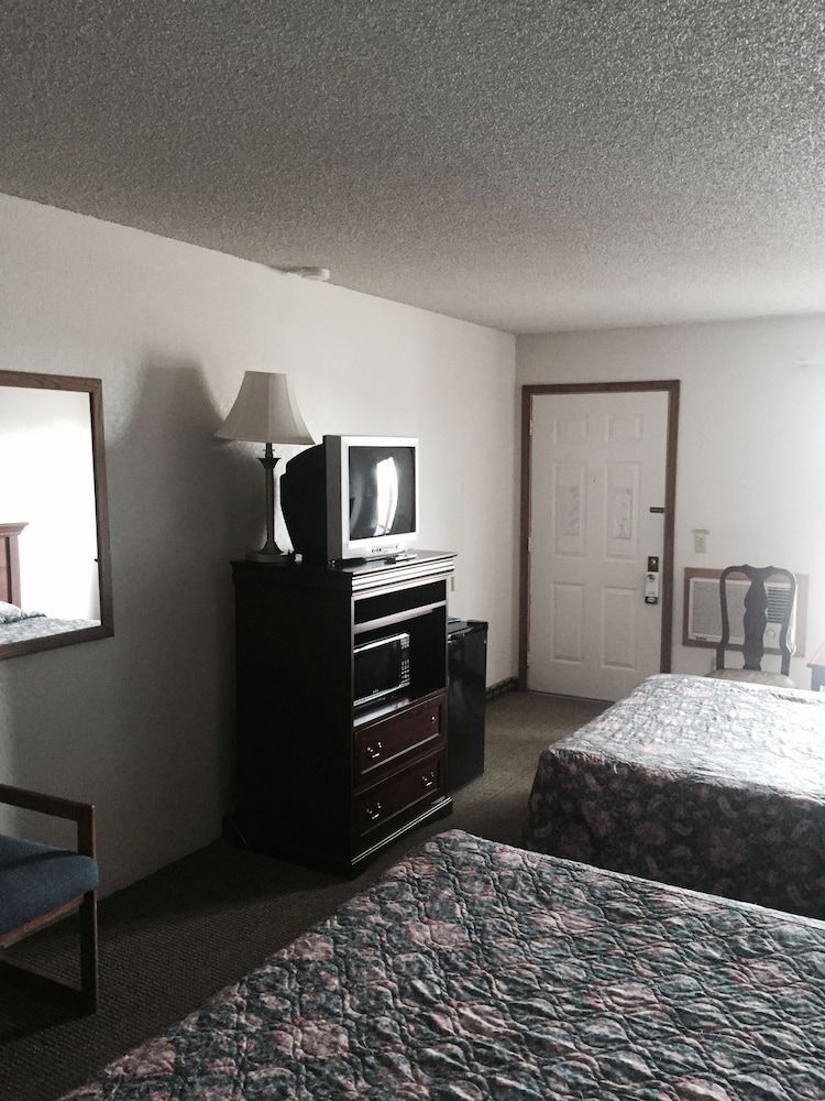 Country Inn Bolivar - photo 12