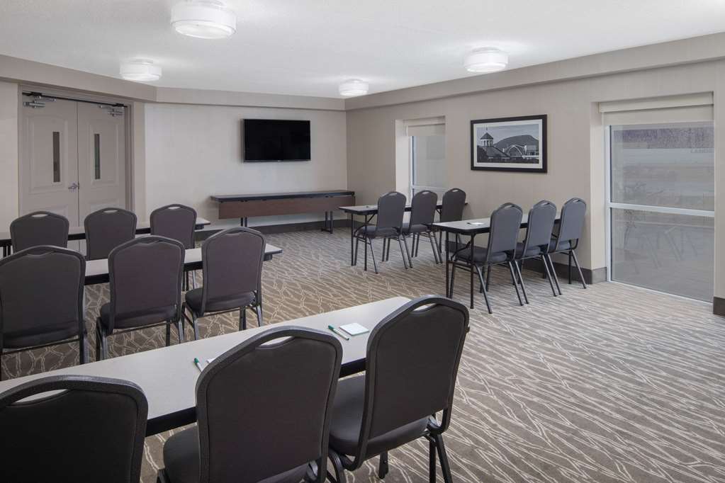 La Quinta Inn & Suites by Wyndham Chattanooga East Ridge - photo 39