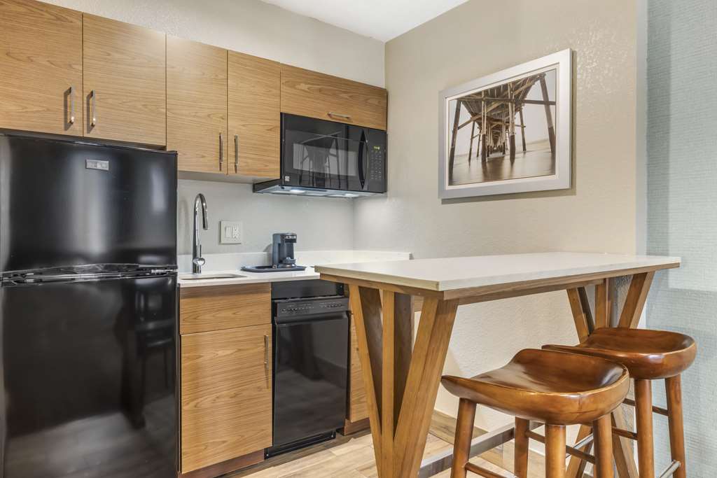 Best Western Carlsbad by the Sea - photo 14