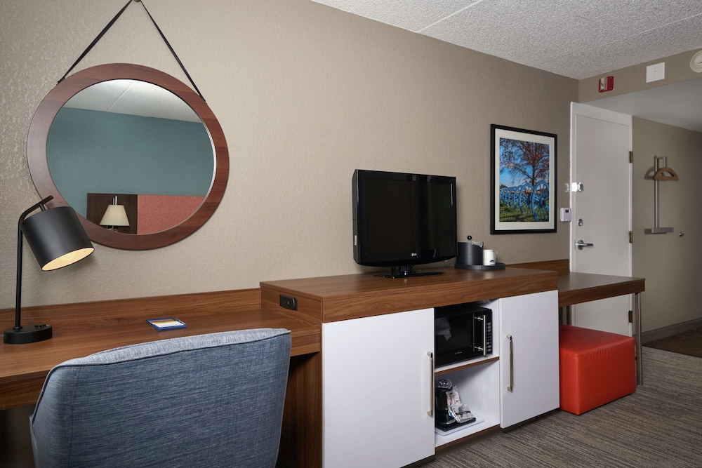 Hampton Inn Hanover - photo 7