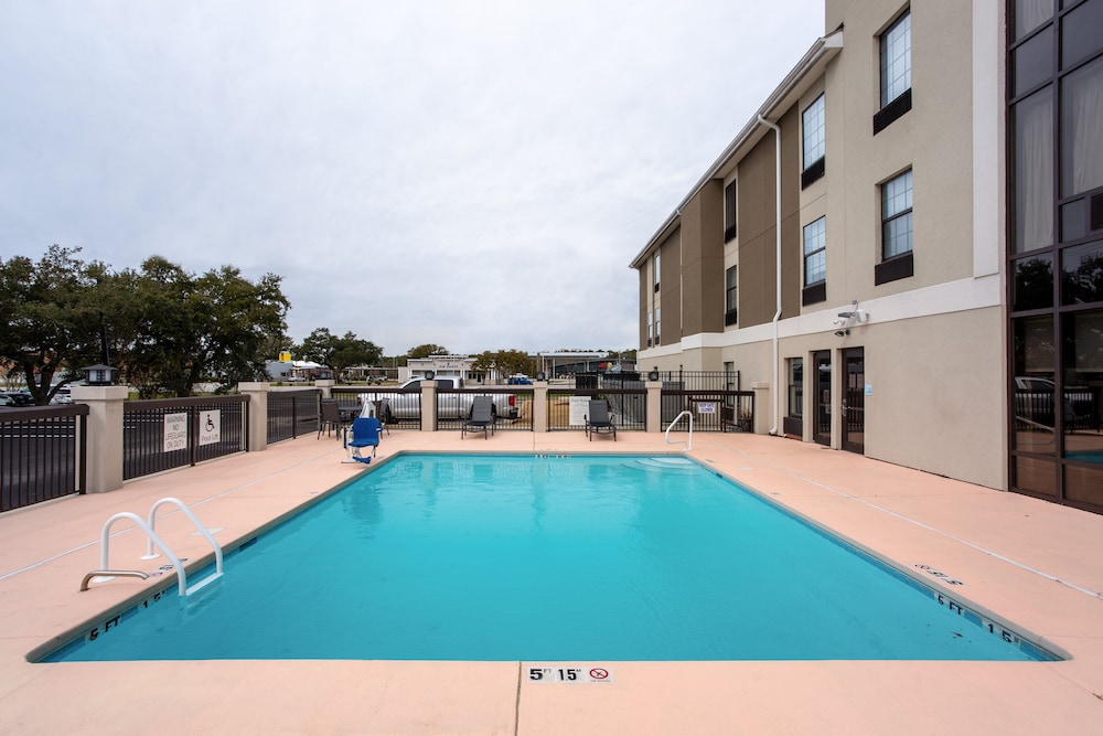 Holiday Inn Express Hotel & Suites Morehead Cty by IHG - photo 25