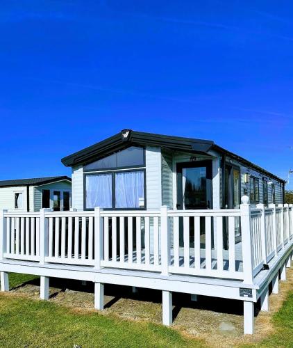 Willerby Castleton Camber Sands sleeps 6 Entertainment passes not included in Camber, United Kingdom
