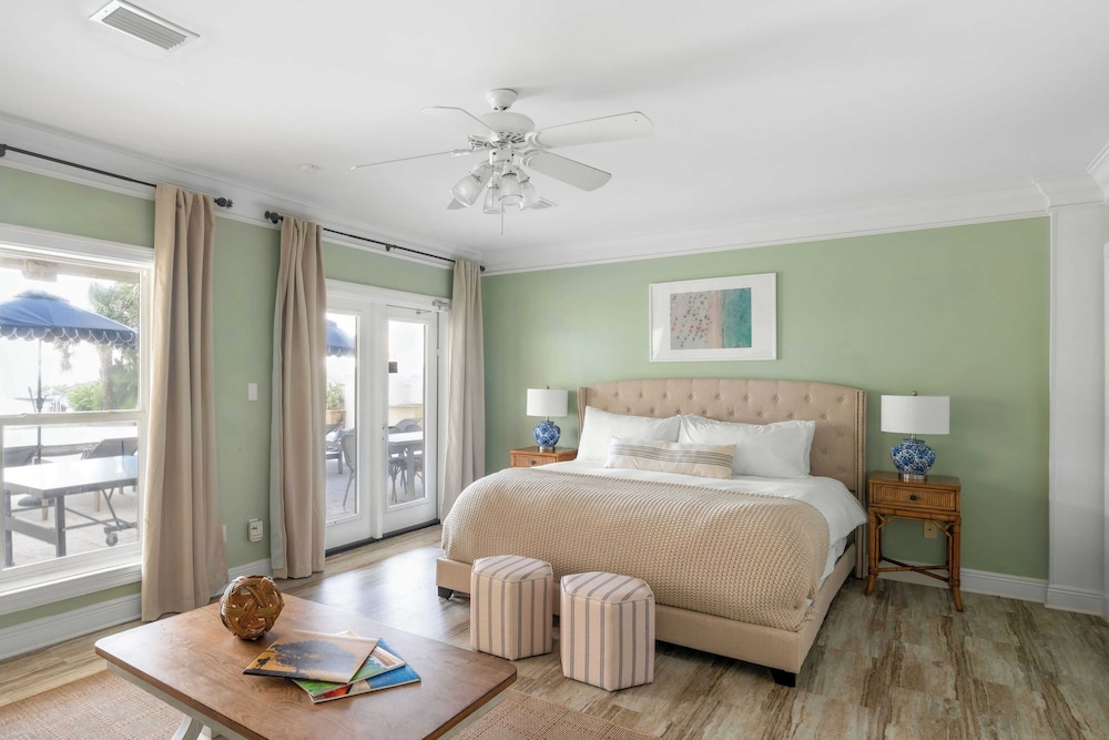 Promenade by Avantstay Beach Front Mansion w Breathtaking Views & Pool - photo 32