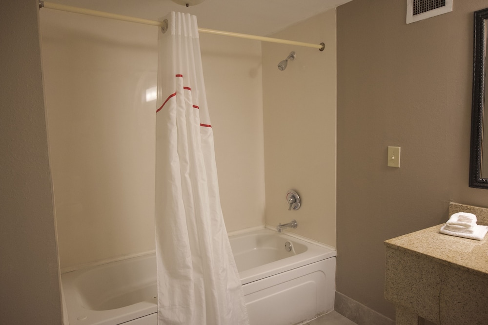 Red Roof Inn Savannah North I 95 Port Wentworth - photo 16