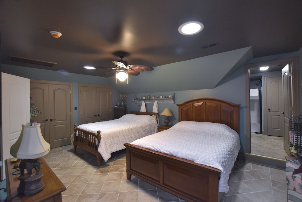 The Lakeside Resort - photo 10