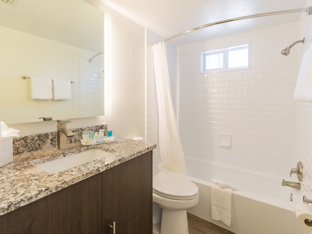 Hibiscus Suites Gateway to Siesta Key - photo 20
