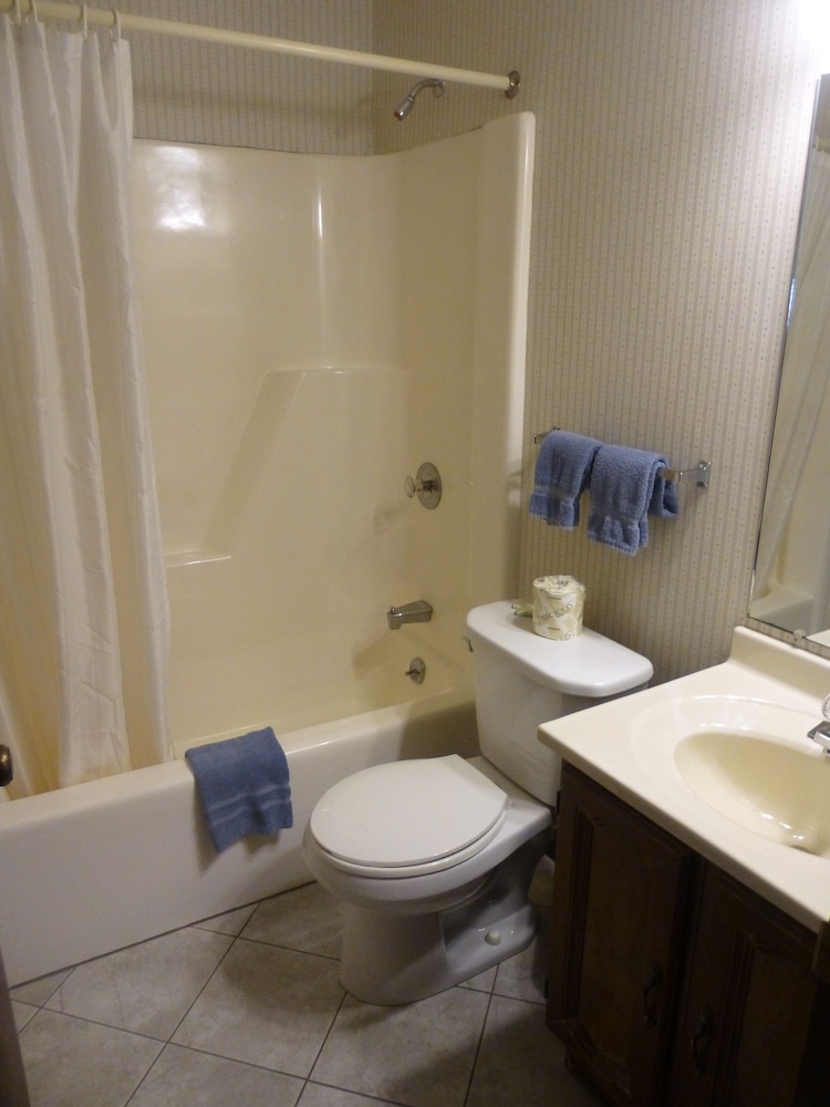 Smoketown Inn - photo 17