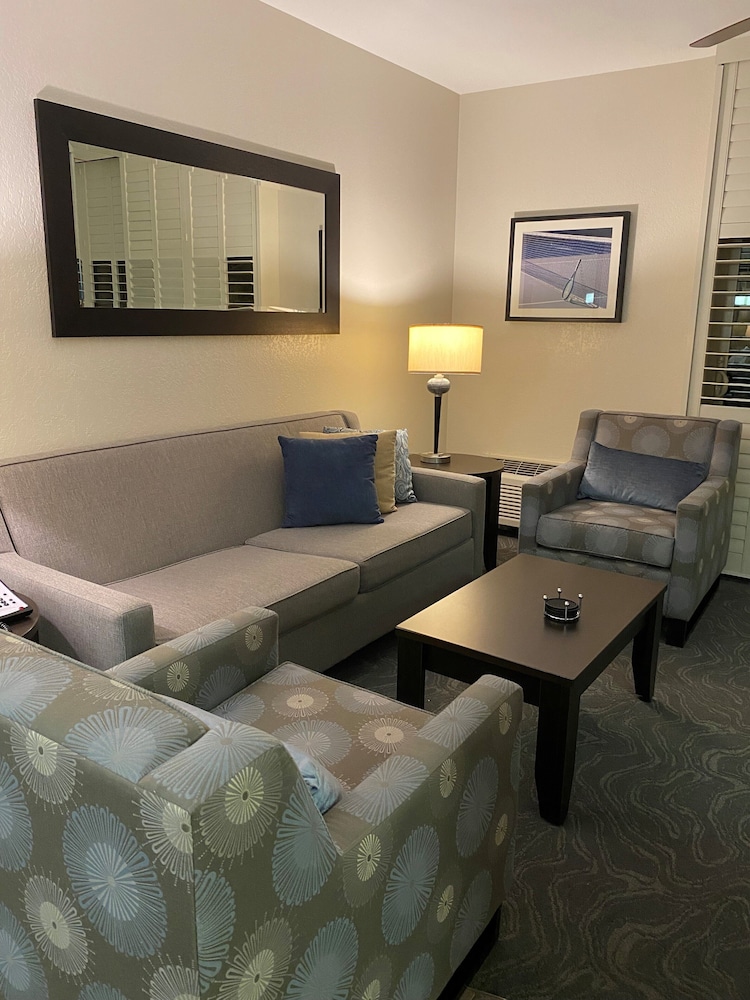 GetAways at Palm Springs Tennis Club - photo 23