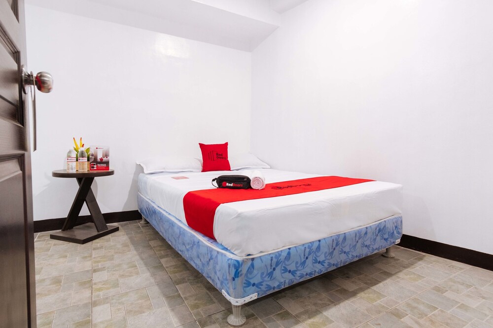 RedDoorz Plus @ Aurora Hill Baguio — Baguio — photo 4